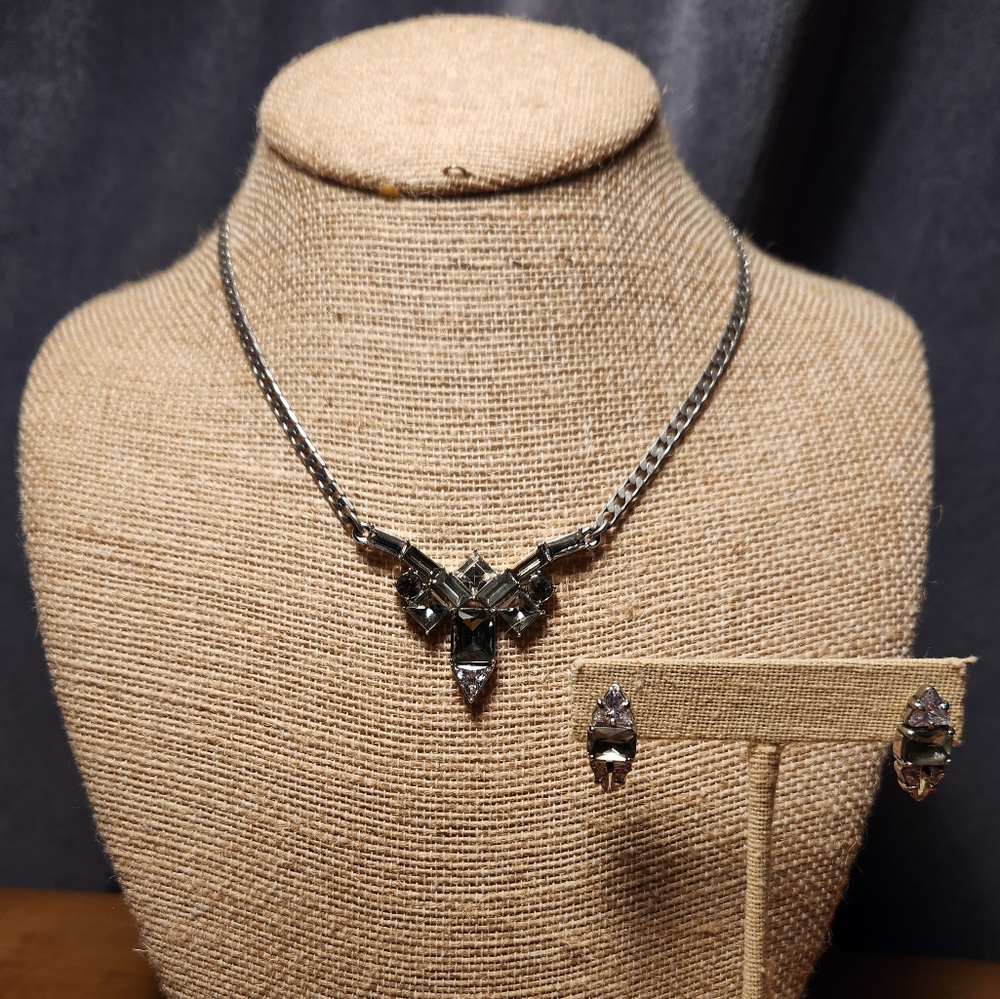 Chloe + Isabel Modern Angle Pendant Necklace + Earrings Design
